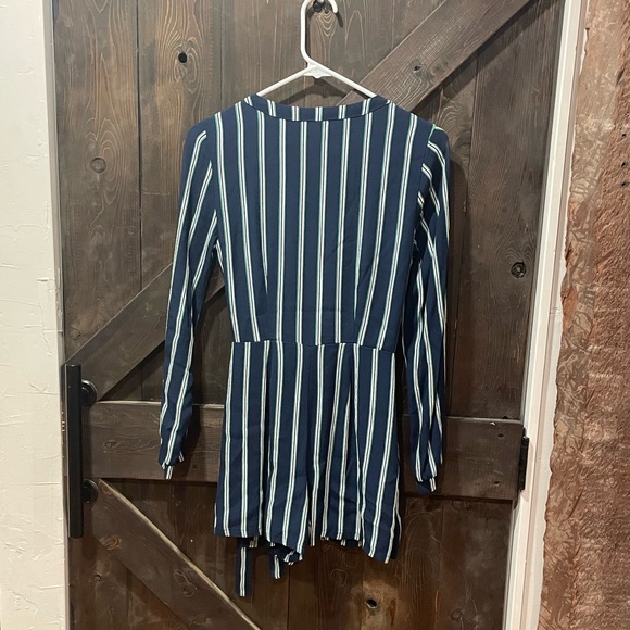 Striped Abercrombie and Fitch dress - Picture 4 of 9